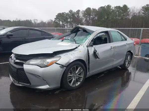 4T1BF1FK7HU333219 2017 TOYOTA CAMRY - Image 2