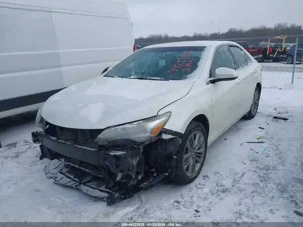 4T1BF1FK7HU333771 2017 TOYOTA CAMRY - Image 2