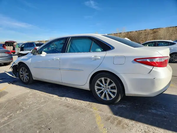 4T1BF1FK7HU338226 2017 TOYOTA CAMRY - Image 2