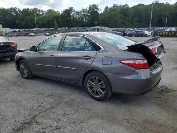 4T1BF1FK7HU338985 2017 TOYOTA CAMRY - Image 2