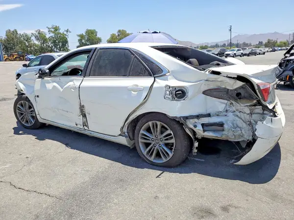 4T1BF1FK7HU339490 2017 TOYOTA CAMRY - Image 2