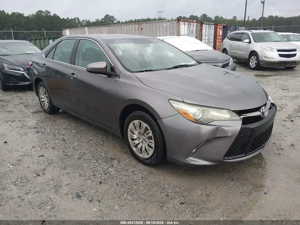 4T1BF1FK7HU342258 2017 TOYOTA CAMRY - Image 1