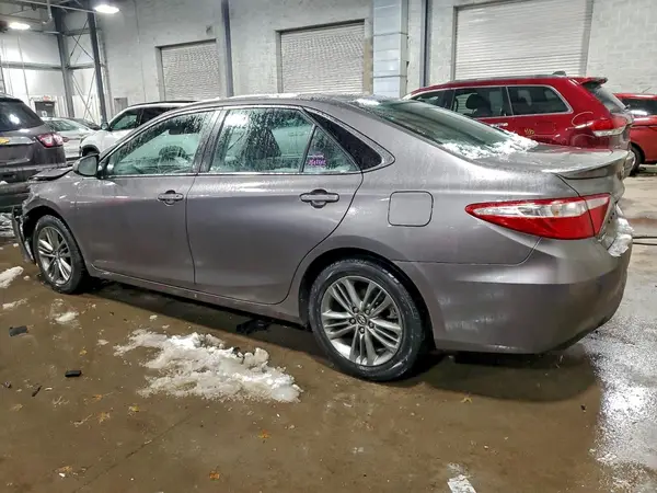 4T1BF1FK7HU344026 2017 TOYOTA CAMRY - Image 2