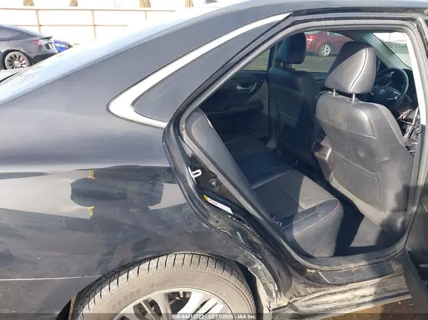 4T1BF1FK7HU346259 2017 TOYOTA CAMRY - Image 8