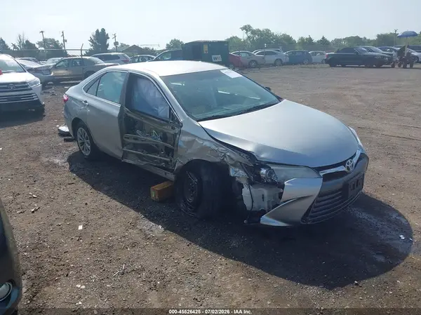 4T1BF1FK7HU346925 2017 TOYOTA CAMRY - Image 1