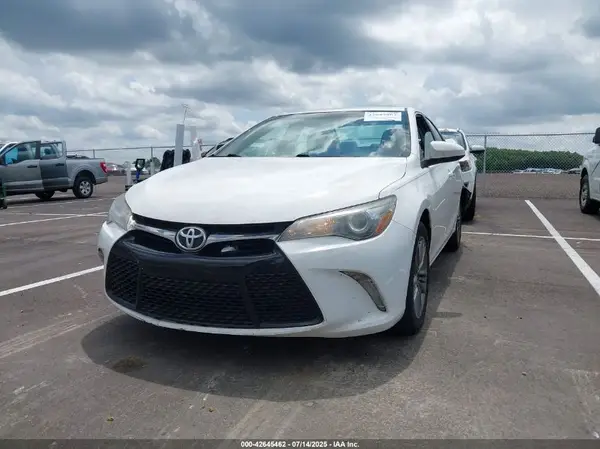 4T1BF1FK7HU347136 2017 TOYOTA CAMRY - Image 2