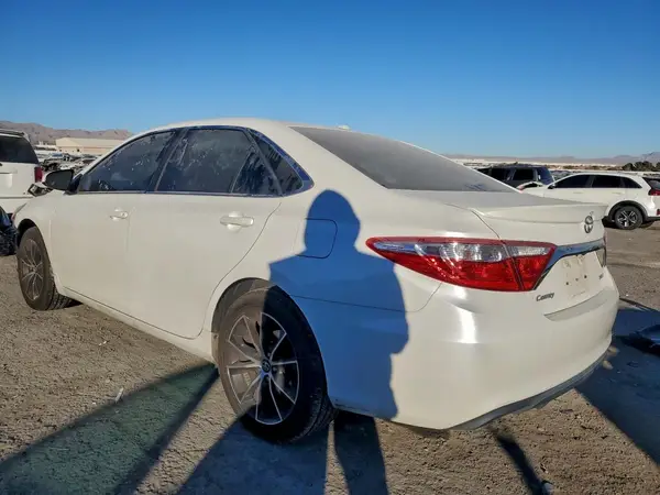 4T1BF1FK7HU348819 2017 TOYOTA CAMRY - Image 2