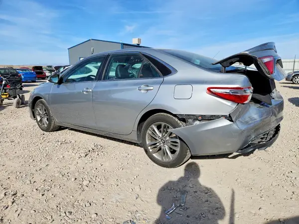4T1BF1FK7HU350487 2017 TOYOTA CAMRY - Image 2