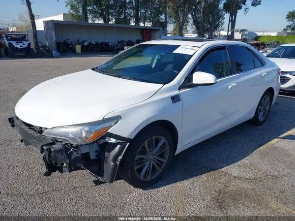 4T1BF1FK7HU356497 2017 TOYOTA CAMRY - Image 2