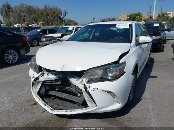 4T1BF1FK7HU358430 2017 TOYOTA CAMRY - Image 2