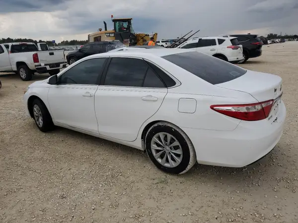 4T1BF1FK7HU363384 2017 TOYOTA CAMRY - Image 2