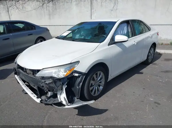 4T1BF1FK7HU363465 2017 TOYOTA CAMRY - Image 2