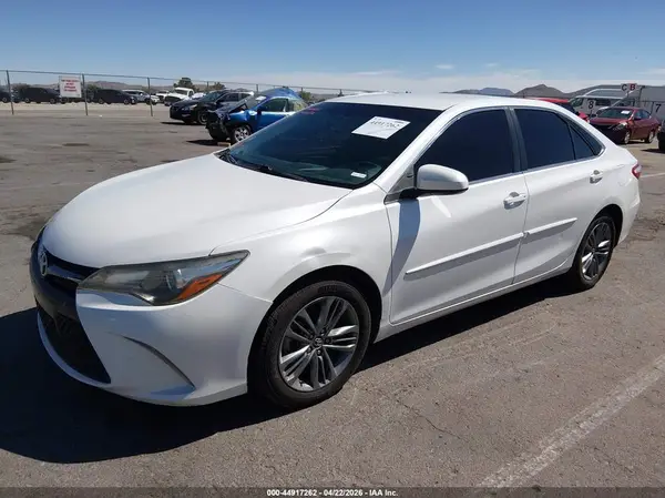 4T1BF1FK7HU363594 2017 TOYOTA CAMRY - Image 2