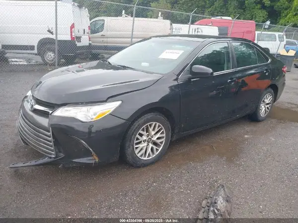 4T1BF1FK7HU364549 2017 TOYOTA CAMRY - Image 2