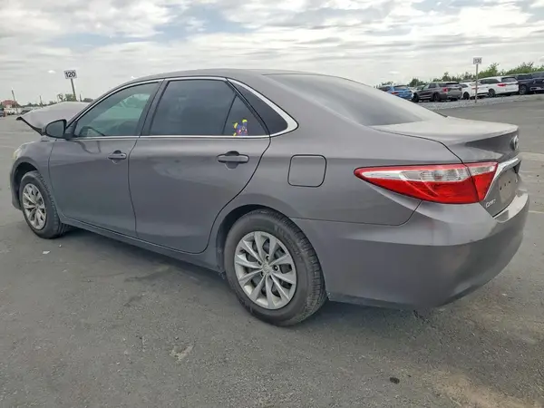 4T1BF1FK7HU364583 2017 TOYOTA CAMRY - Image 2