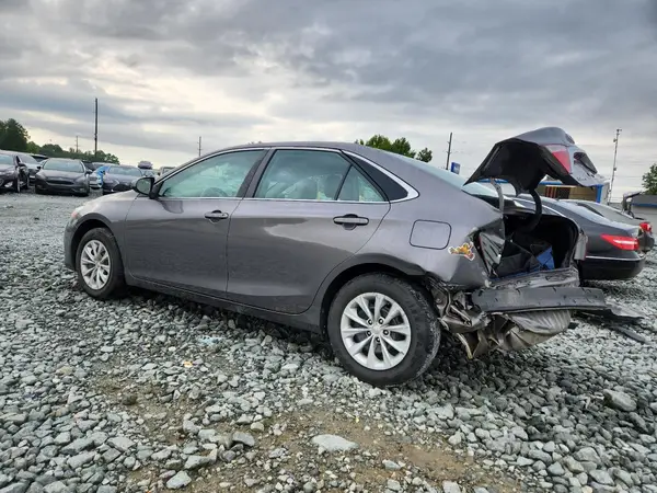 4T1BF1FK7HU364907 2017 TOYOTA CAMRY - Image 2