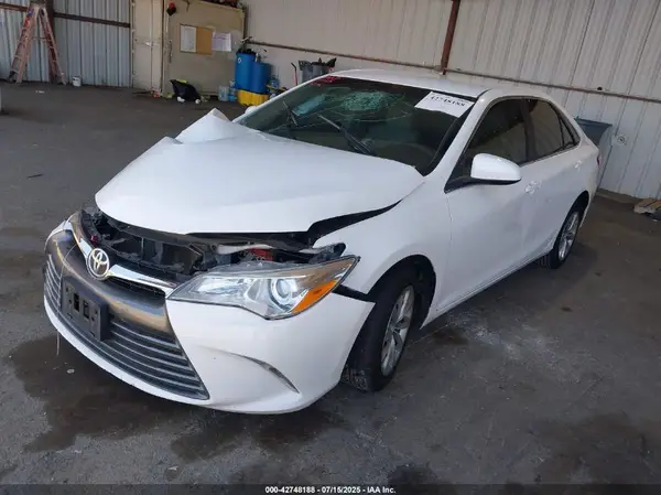4T1BF1FK7HU365376 2017 TOYOTA CAMRY - Image 2