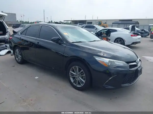 4T1BF1FK7HU365703 2017 TOYOTA CAMRY - Image 1