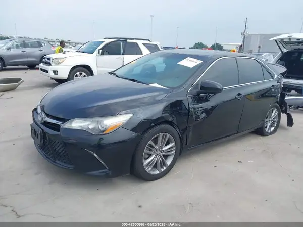 4T1BF1FK7HU365703 2017 TOYOTA CAMRY - Image 2