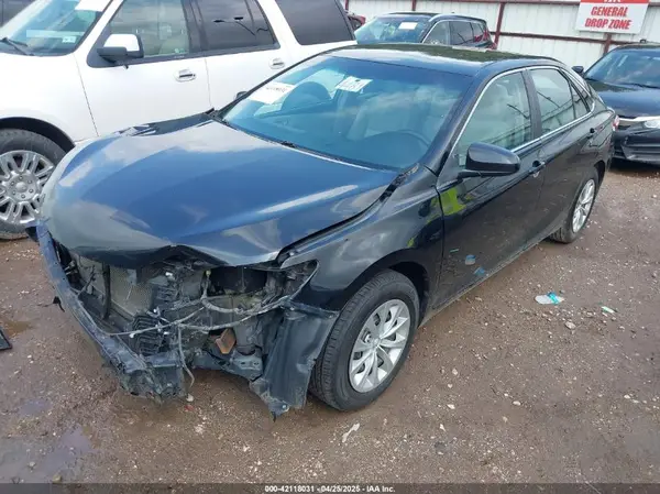 4T1BF1FK7HU367483 2017 TOYOTA CAMRY - Image 2
