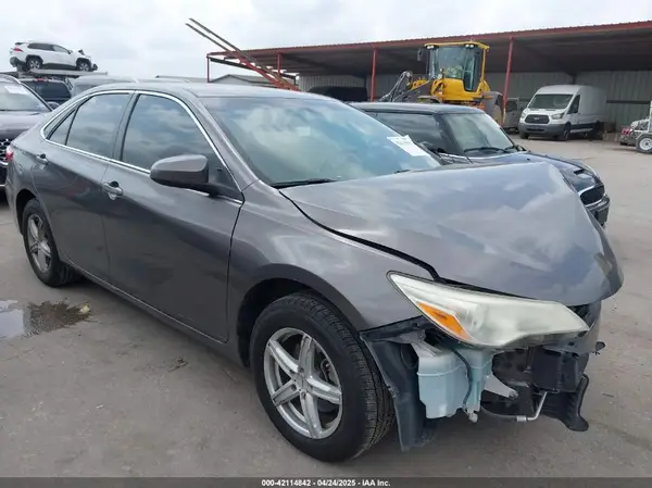 4T1BF1FK7HU368858 2017 TOYOTA CAMRY - Image 1