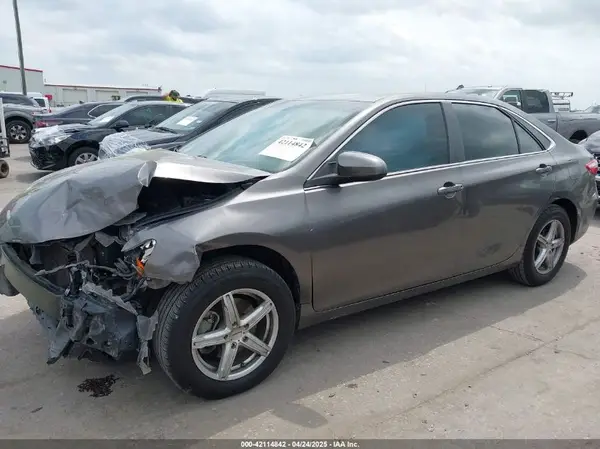 4T1BF1FK7HU368858 2017 TOYOTA CAMRY - Image 2