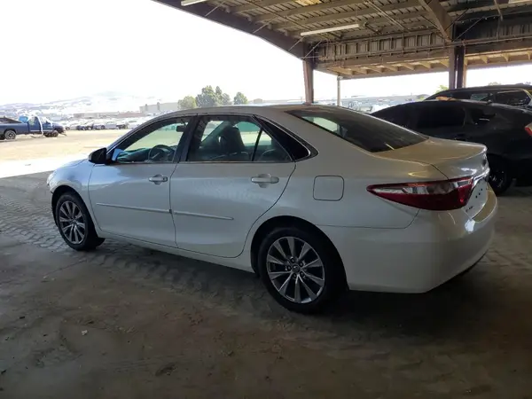 4T1BF1FK7HU369606 2017 TOYOTA CAMRY - Image 2