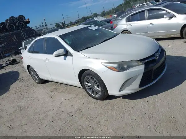 4T1BF1FK7HU370027 2017 TOYOTA CAMRY - Image 1