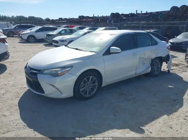 4T1BF1FK7HU370027 2017 TOYOTA CAMRY - Image 2