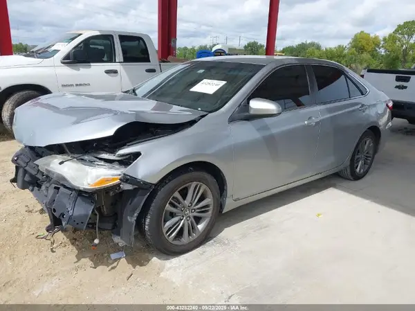 4T1BF1FK7HU371078 2017 TOYOTA CAMRY - Image 2
