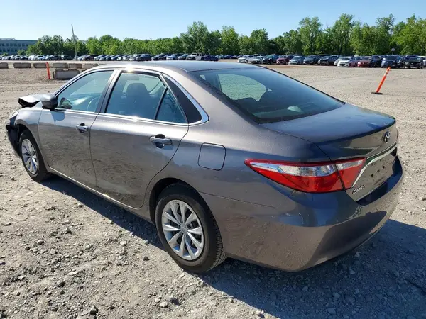4T1BF1FK7HU371176 2017 TOYOTA CAMRY - Image 2