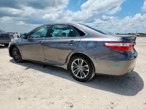 4T1BF1FK7HU371212 2017 TOYOTA CAMRY - Image 2