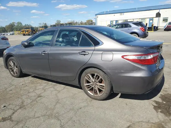 4T1BF1FK7HU373753 2017 TOYOTA CAMRY - Image 2