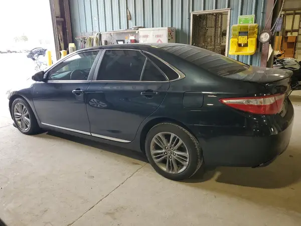 4T1BF1FK7HU375065 2017 TOYOTA CAMRY - Image 2