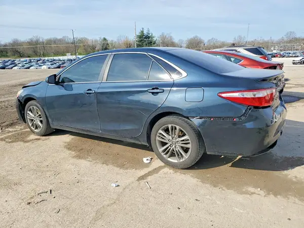 4T1BF1FK7HU375843 2017 TOYOTA CAMRY - Image 2