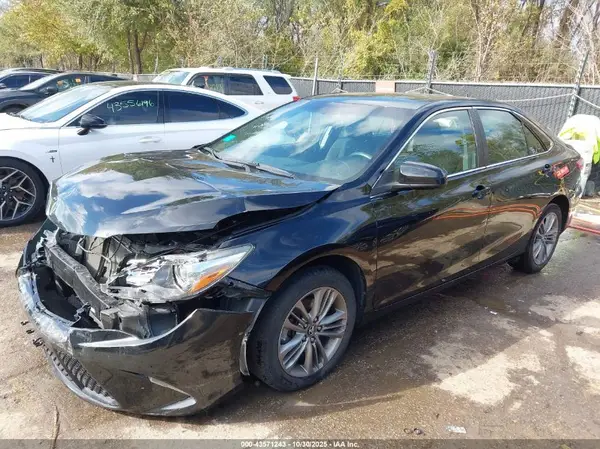 4T1BF1FK7HU379083 2017 TOYOTA CAMRY - Image 2