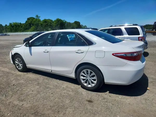4T1BF1FK7HU379908 2017 TOYOTA CAMRY - Image 2