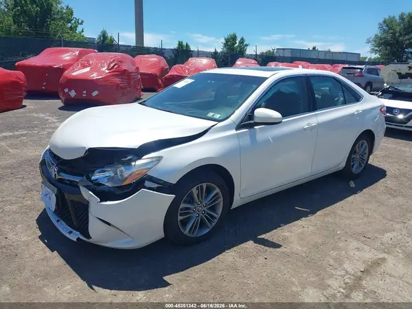 4T1BF1FK7HU380136 2017 TOYOTA CAMRY - Image 2