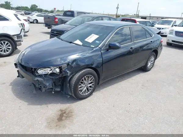 4T1BF1FK7HU382744 2017 TOYOTA CAMRY - Image 2