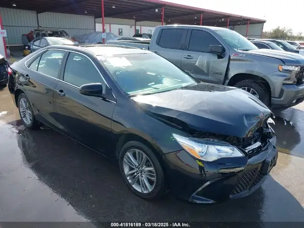 4T1BF1FK7HU383375 2017 TOYOTA CAMRY - Image 1