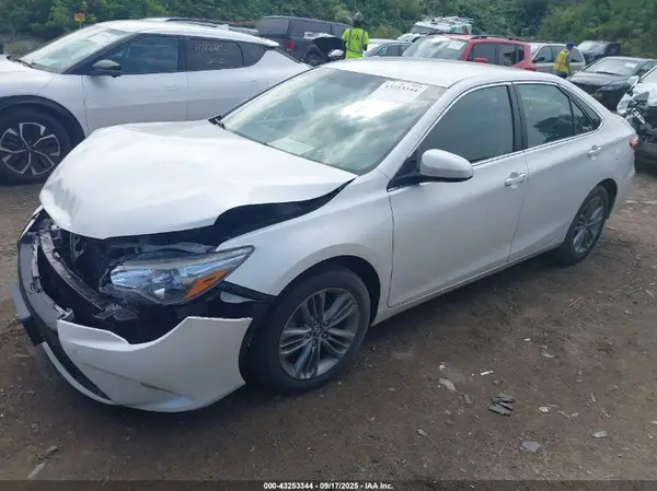 4T1BF1FK7HU384168 2017 TOYOTA CAMRY - Image 2