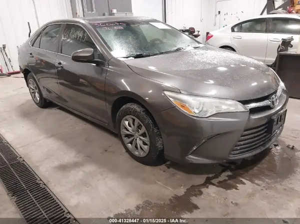 4T1BF1FK7HU385370 2017 TOYOTA CAMRY - Image 1