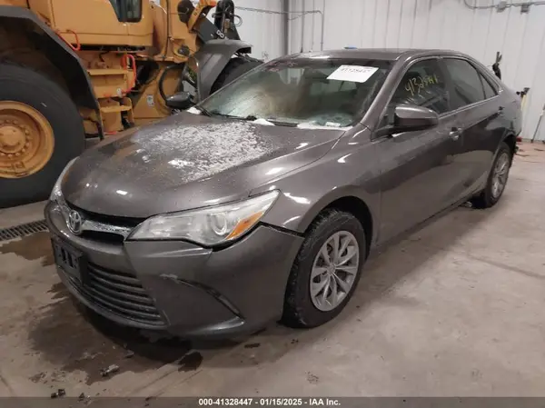 4T1BF1FK7HU385370 2017 TOYOTA CAMRY - Image 2