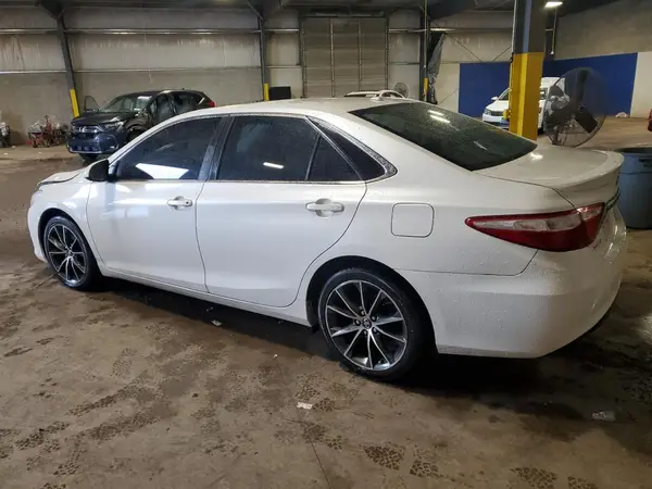 4T1BF1FK7HU390942 2017 TOYOTA CAMRY - Image 2