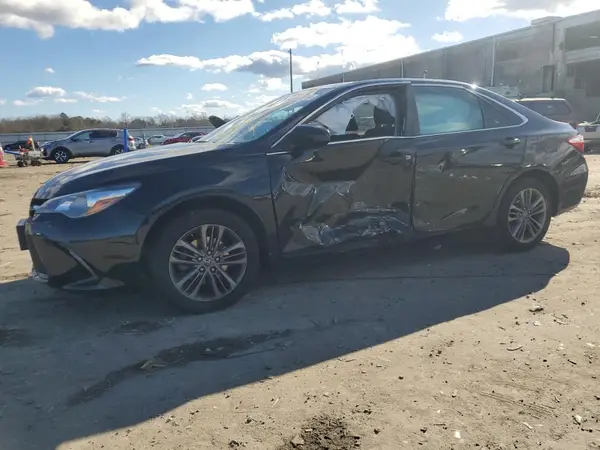 4T1BF1FK7HU392738 2017 TOYOTA CAMRY - Image 1