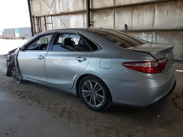 4T1BF1FK7HU394196 2017 TOYOTA CAMRY - Image 2