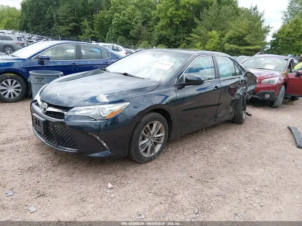 4T1BF1FK7HU396028 2017 TOYOTA CAMRY - Image 2