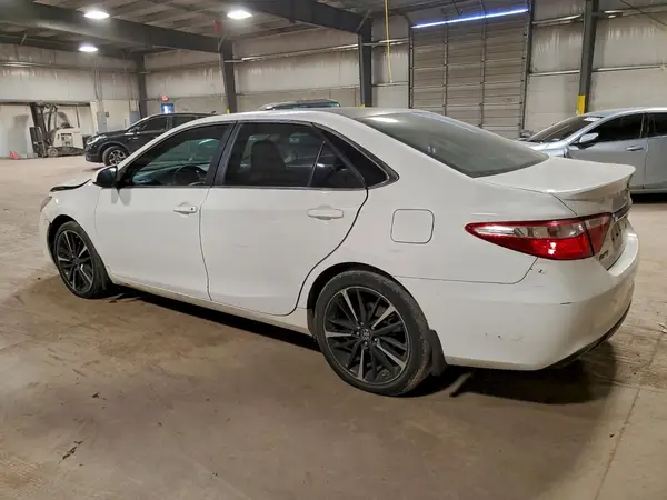 4T1BF1FK7HU396174 2017 TOYOTA CAMRY - Image 2