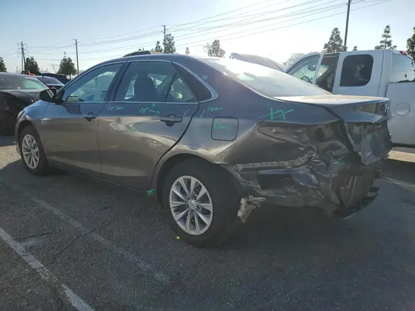 4T1BF1FK7HU398619 2017 TOYOTA CAMRY - Image 2