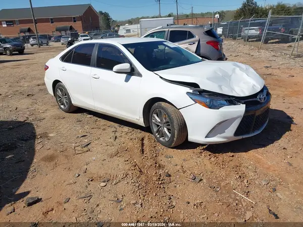 4T1BF1FK7HU399334 2017 TOYOTA CAMRY - Image 1